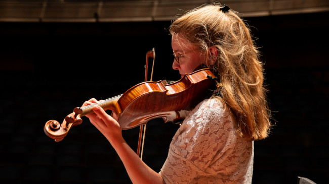 NJO 'Naar een nieuwe wereld' in Theater Orpheus Apeldoorn