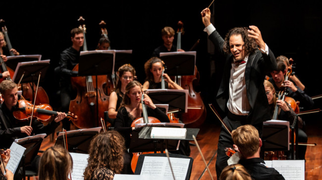 NJO 'Naar een nieuwe wereld' in Theater Orpheus Apeldoorn