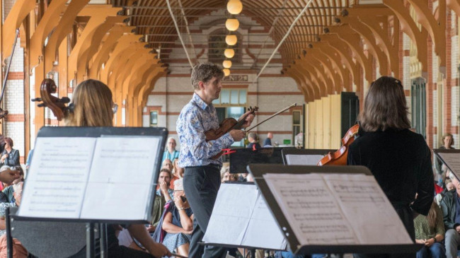 NJO goes gypsy met Tim Kliphuis in Paleis Het Loo